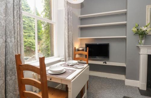 Buxton Apartment | Belvedere