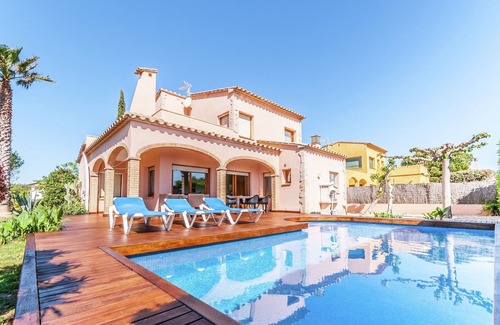 Sant Pere Pescador Villa | Belvilla by OYO Amfora 64