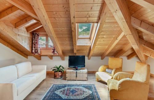 Brez Apartment | Belvilla by OYO Charming Apartment in Brez with TV