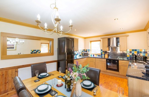 Drymen Cottage | Ben Lomond Five Star Superlodge with hot tub and sauna