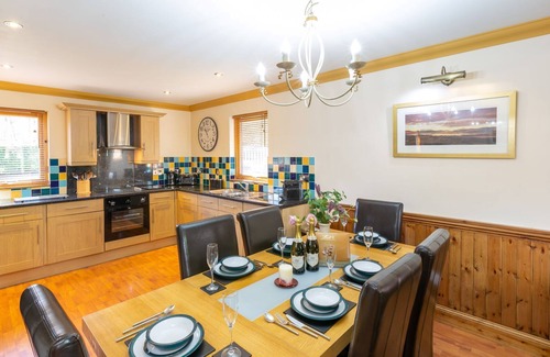 Drymen Cottage | Ben Lomond Five Star Superlodge with hot tub and sauna