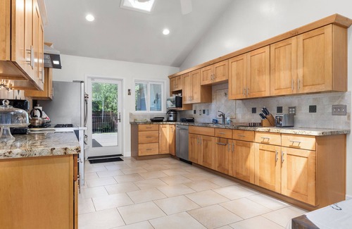 Ben Lomond House | Ben Lomond Mediterranean Villa with full sun, spa, and spacious yard