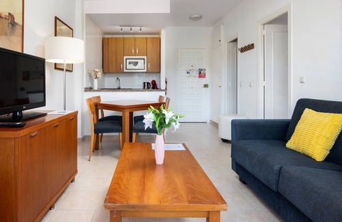 Benalmadena Costa Apartment | Benalbeach Cozy by Alfresco Stays