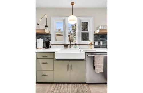 Sioux Falls House | Benelo | Midcentury Modern Single-Level Home, 3 BR