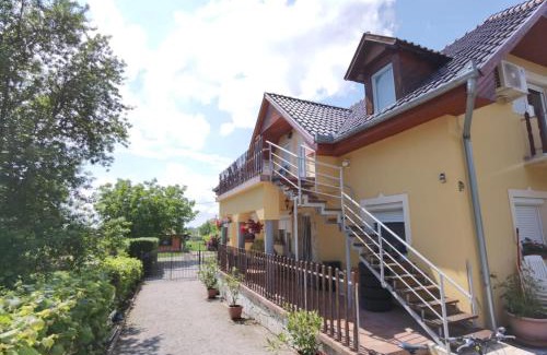 Balatongyorok Apartment | Beni Haus