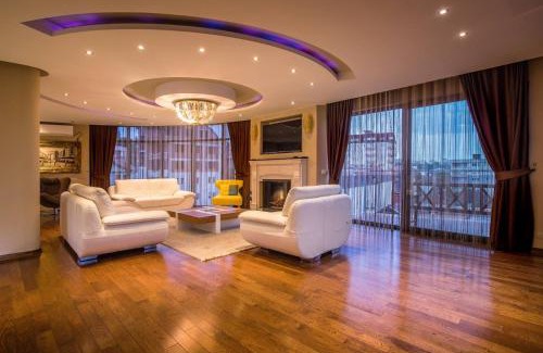Kolovicë Apartment | Bentley Apartments