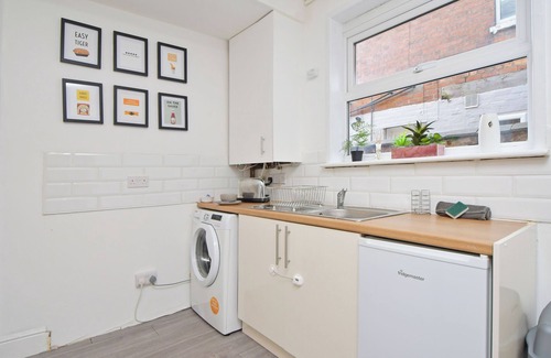 Crewe Apartment | Bentley House - By Sigma Stays