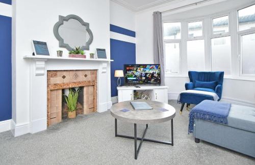 Crewe Apartment | Bentley House - By Sigma Stays