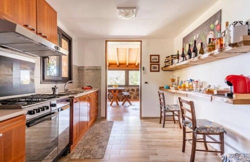 Trecastagni Ski Chalet | Benvenuti a Villa Gorna, un'oasi immersa nel verde tra l'Etna e il mare.
