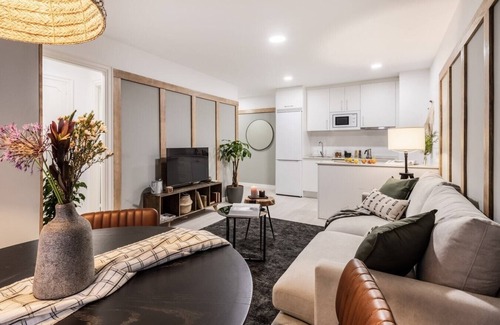 Chamberi Apartment | Beraldi - 1 bedroom and shared pool in Trafalgar