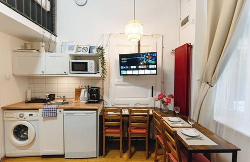 Lagymanyos House | Bercsényi apartment