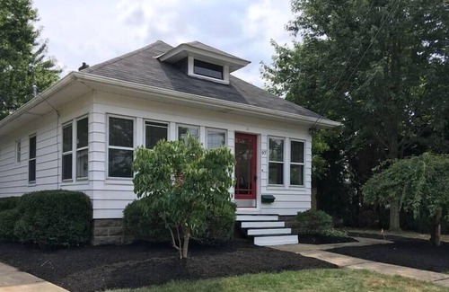 Berea House | Berea BaldwinWallace - Pet Friendly Cottage