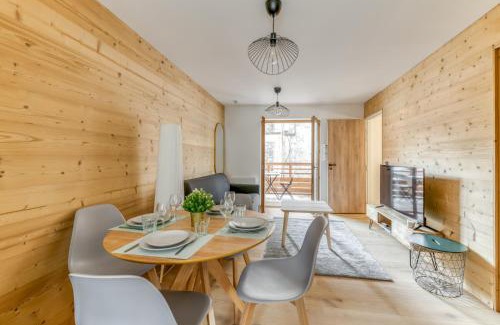 Le Bourg-d'Oisans Apartment | Bergers - Calme - Chaleureux - Wifi - Vue