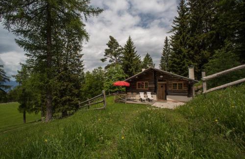 Redagno Ski Chalet | Berghütte Sommerstall