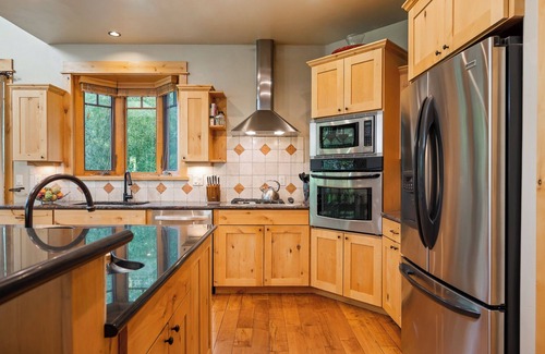 Steamboat Springs House | Berghaus Lodge South | Pet Friendly | Private Hot Tub | Family Friendly Game Room
