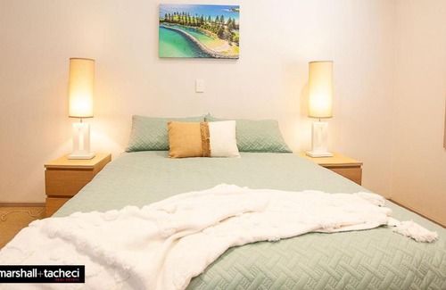 Bermagui House | Bermagui jewel holiday house 5 Bedroom Uninterrupted views central location Bermagui Linen & Wifi Provided