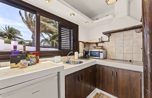 Las Brenas Apartment | "Bermeja" Rural Apartment with Pool in Lanzarote - Spain