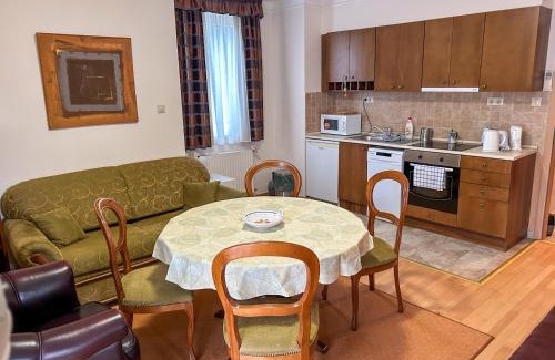 Bukfurdo Apartment | Bernadett Villa Apartman 3