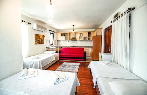 Bozcaada Hotel | Berrak Bağ Evi