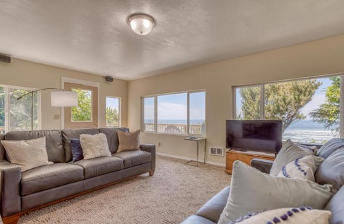 Seal Rock House | Bertelsen's Barracks