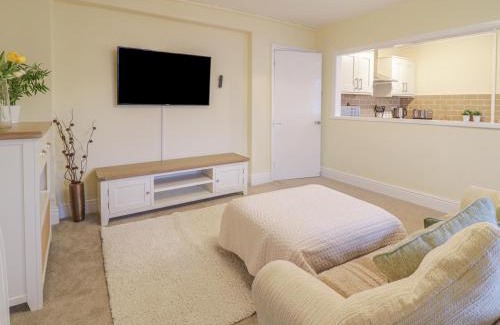 Llandudno Apartment | Beside The Sea - In Town