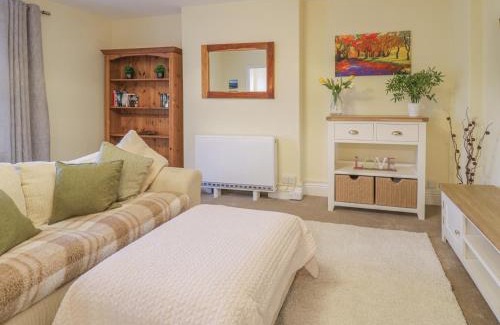 Llandudno Apartment | Beside The Sea - In Town
