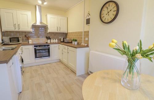 Llandudno Apartment | Beside The Sea - In Town