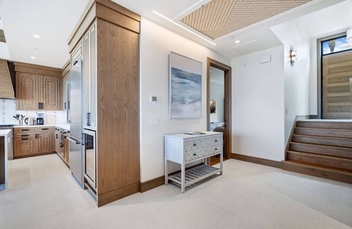 Lihue House | Bespoke Luxury, Resort Club Access, Activity Center