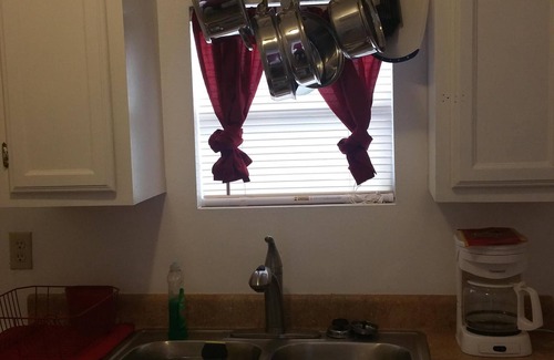 McAllen House | Best Centrally Located McAllen 2 bedroom Guesthouse