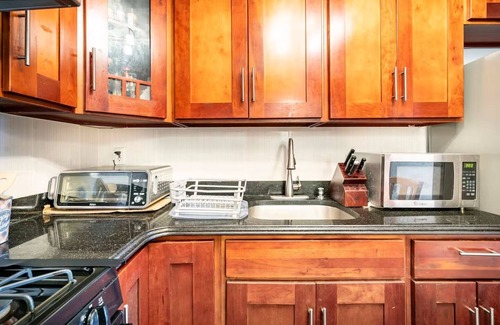 Queens Condo | BEST COZY 1 Bedroom apartment in charming Queens