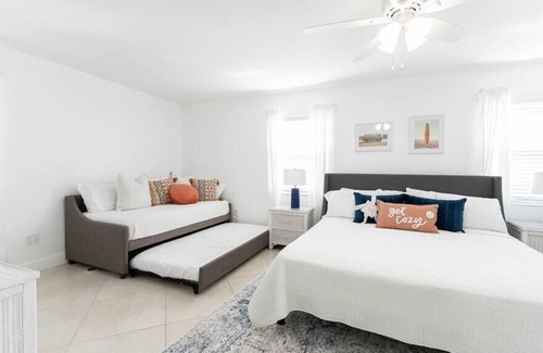 Cutler Bay House | Best Cutler Bay Home On The Water W/ Games&Kayaks!