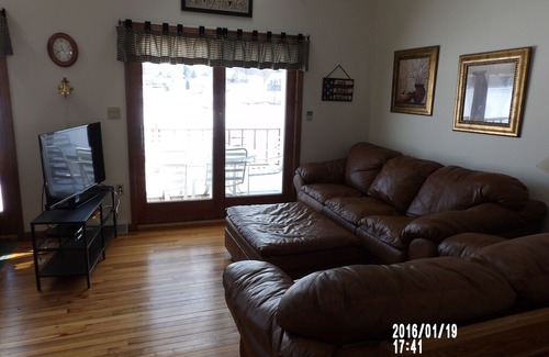 Lisbon House | Best Deal on Guilford Lake. Includes Pontoon Boat