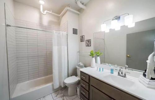 Downtown Louisville Apartment | Best Derby Location 9-mins to Churchill Downs