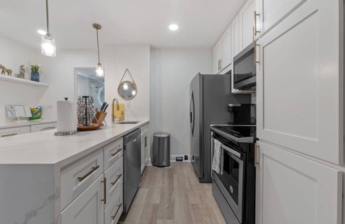 Downtown Atlanta Condo | Best Food Scene, Convenience & Walk-Friendly | ATL