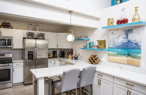 Las Vegas House | Best in Vegas! CLOSE TO STRIP AND DOWNTOWN! 7 bedrooms/4 baths