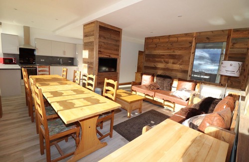 Tignes le Lac Apartment | “Best location and view in Tignes" Upgraded 4 bedroom apartment