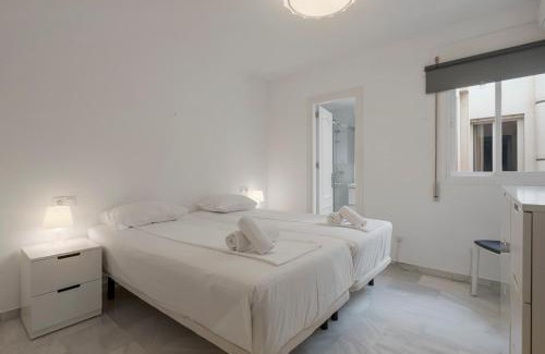Fuengirola City Centre Apartment | Best location apartment by Costarentals - Ref 28