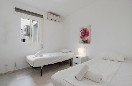 Fuengirola City Centre Apartment | Best location apartment by Costarentals - Ref 28