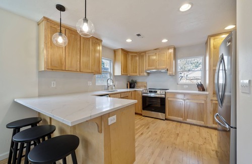 River West House | BEST location in Bend! ~HOT TUB!~