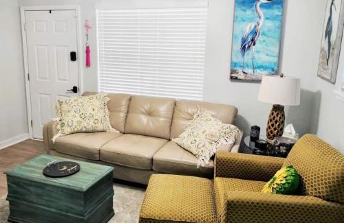 Old Town House | Best Location Quiet Cottage Pets Kitchen