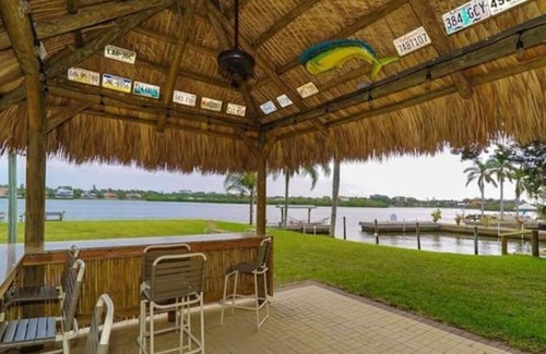 Siesta Key Condo | BEST OF BOTH WORLDS! Fish in the bay or walk across the street to the beach!