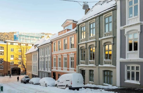 Nygard Apartment | Best of Both Worlds - 80sqm with 2 baths & Bathtub