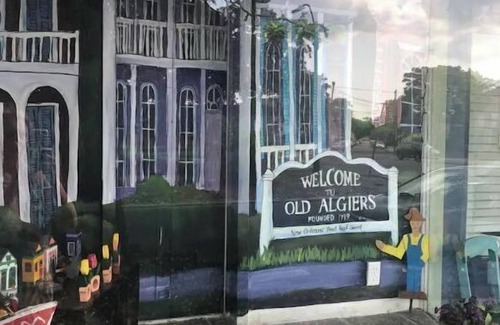 Algiers Point Apartment | Best of Both Worlds: 3 Minute Ferry Ride to FQ. Mardi Gras week available!