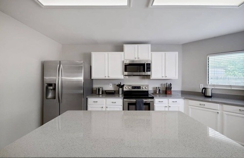 South Arlington House | Best of Grand Prairie | Pool, Convenient, Spacious