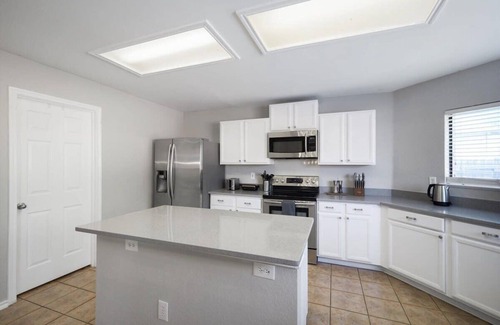 South Arlington House | Best of Grand Prairie | Pool, Convenient, Spacious