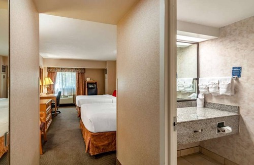 Radnor - Fort Myer Heights Resort | Best Pick! 2 Pet-friendly Units, with Free Parking On-site!