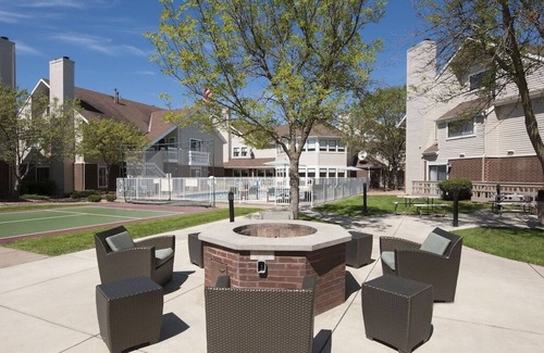 Eagan House | Best Place to Stay in Minnesota, Onsite Pool, Free Parking, Pets Allowed!