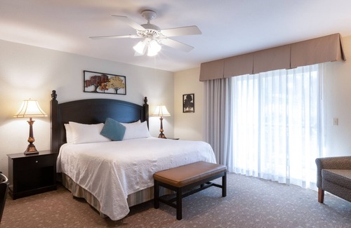 San Diego Country Estates Hotel | Best Place to Unwind! Free Parking, Full Kitchen!