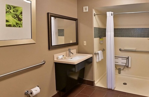 Sunnyvale Resort | Best Place to Unwind! THREE Relaxing 2BR Suites, Outdoor Pool, Pet-friendly!