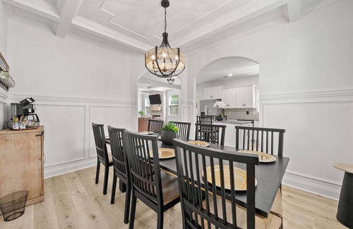 Clarksville House | Best-Priced Luxury 3 miles to Ft Campbell-Family & Corporate, Hot Tub, Spacious